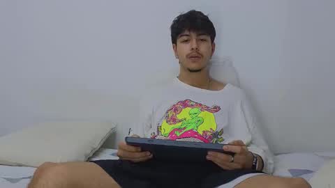 Snapshot of santybig18 chatting on 11-14-25, 05:17 santybig18 online show from 11-14-25, 05:17