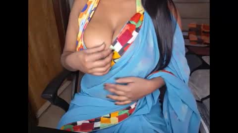 Snapshot of sanvi13 chatting on 01-10-25, 07:00 sanvi13 online show from 01-10-25, 07:00