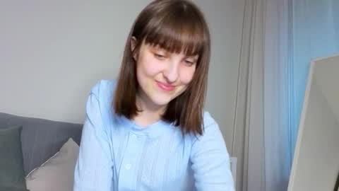 Snapshot of saphirree chatting on 09-23-25, 03:37 Anny online show from 09-23-25, 03:37