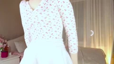 Snapshot of saphirree chatting on 10-22-25, 03:45 Anny online show from 10-22-25, 03:45