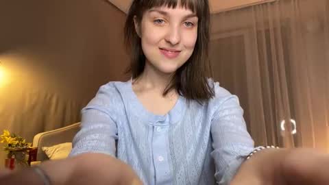 Snapshot of saphirree chatting on 10-30-25, 08:53 Anny online show from 10-30-25, 08:53