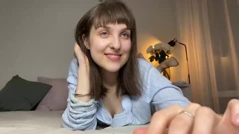 Snapshot of saphirree chatting on 11-10-25, 11:26 Anny online show from 11-10-25, 11:26