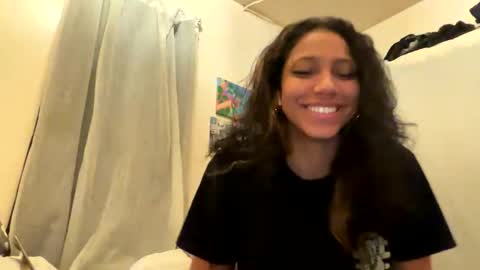 Snapshot of sapphire_honest chatting on 12-04-25, 03:16 sapphire online show from 12-04-25, 03:16