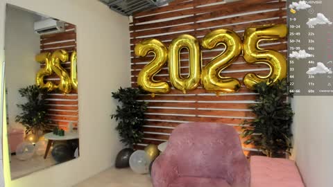 Snapshot of sapphire_venus chatting on 01-03-25, 09:47 Valerin online show from 01-03-25, 09:47