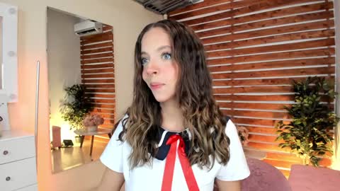 Snapshot of sapphire_venus chatting on 02-08-25, 10:19 Valerin online show from 02-08-25, 10:19