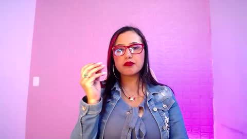 Sara online show from 10-18-25, 04:37