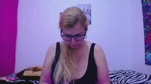 sara online show from 12-30-24, 03:02