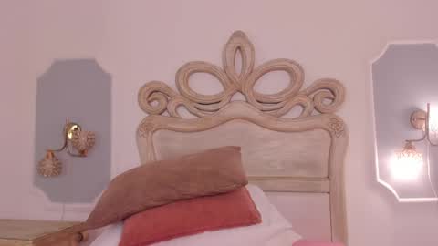 Sara online show from 09-16-25, 03:51