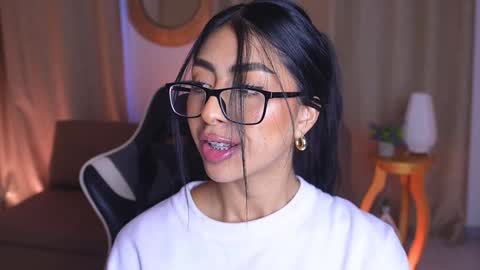 Sara  online show from 01-21-25, 03:21