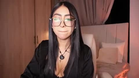 Snapshot of sara_albrecht chatting on 07-22-26, 01:52 Sara online show from 07-22-26, 01:52