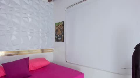 Sara Collins online show from 12-12-24, 03:05