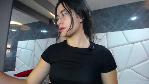 Sara online show from 05-18-26, 11:49