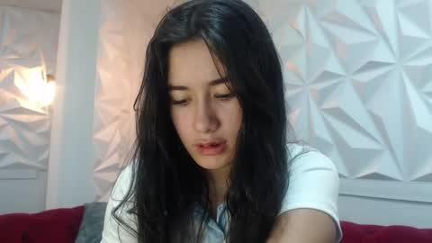Sara online show from 05-26-26, 01:07