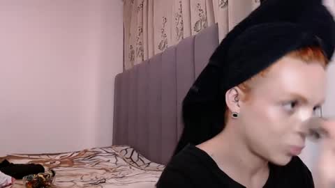 sara_johnson__ online show from 04-19-26, 01:05