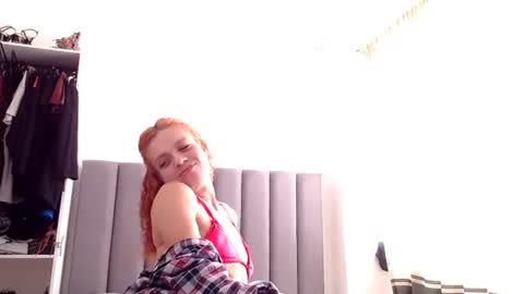 Snapshot of sara_johnson__ chatting on 06-10-26, 04:06 sara_johnson__ online show from 06-10-26, 04:06