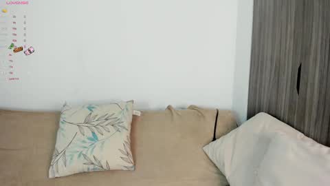 Sara  new account  give me thomb up  Follow me   help me reach 15k followers again   online show from 02-09-25, 11:36