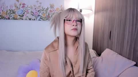 Sara  new account  give me thomb up  Follow me   help me reach 15k followers again   online show from 10-12-25, 09:58