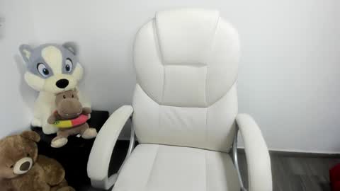 sarah  LIZCANO....... online show from 12-26-24, 02:05