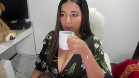 sarah  LIZCANO....... online show from 02-27-25, 10:48