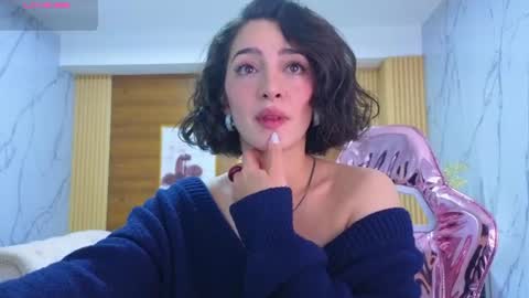 Sara  online show from 06-25-26, 01:37
