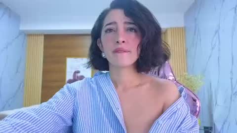 Sara  online show from 06-26-26, 01:37