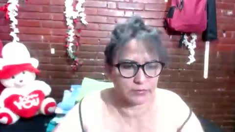 Snapshot of sara_love43 chatting on 05-04-26, 05:25 Sara love online show from 05-04-26, 05:25