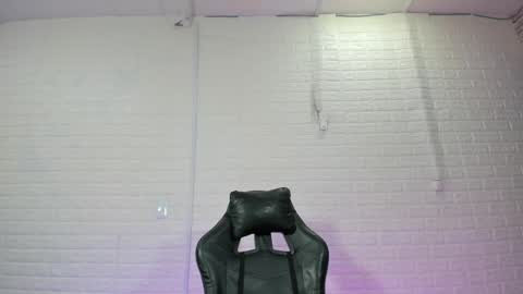 Sara Love online show from 04-12-26, 03:33