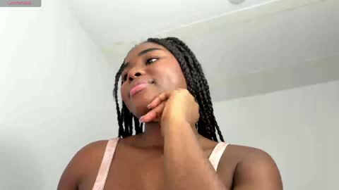 Snapshot of sara_muscle chatting on 03-12-26, 05:46 Sara online show from 03-12-26, 05:46
