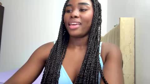 Snapshot of sara_muscle chatting on 03-27-26, 10:15 Sara online show from 03-27-26, 10:15