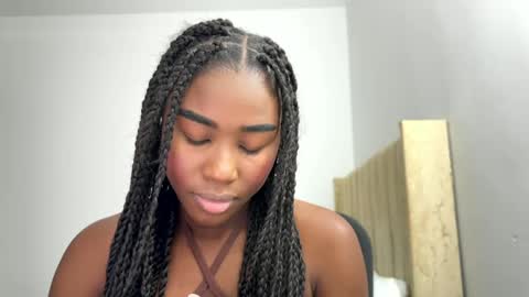 Snapshot of sara_muscle chatting on 04-01-26, 07:00 Sara online show from 04-01-26, 07:00