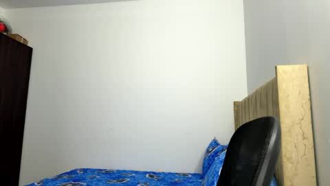 Snapshot of sara_muscle chatting on 04-15-26, 09:37 Sara online show from 04-15-26, 09:37