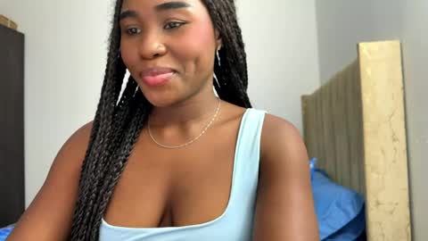 Snapshot of sara_muscle chatting on 04-17-26, 03:53 Sara online show from 04-17-26, 03:53