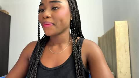 Snapshot of sara_muscle chatting on 04-20-26, 10:22 Sara online show from 04-20-26, 10:22