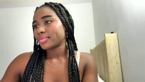 Snapshot of sara_muscle chatting on 04-26-26, 12:08 Sara online show from 04-26-26, 12:08