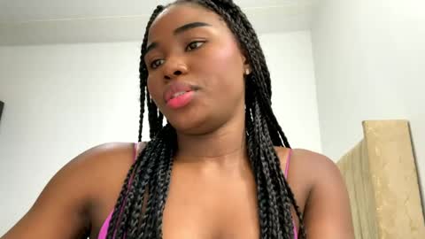 Snapshot of sara_muscle chatting on 05-10-26, 01:22 Sara online show from 05-10-26, 01:22