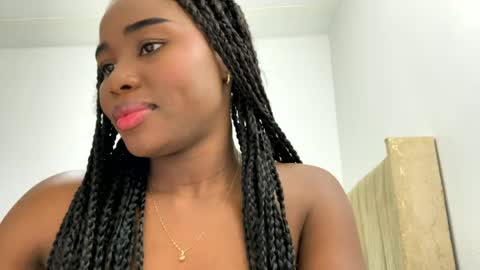 Snapshot of sara_muscle chatting on 05-12-26, 06:16 Sara online show from 05-12-26, 06:16