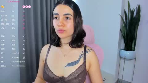 Snapshot of sara_ospina22 chatting on 02-17-26, 01:40 Sara online show from 02-17-26, 01:40