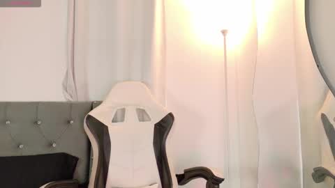 Sara online show from 03-12-26, 04:57