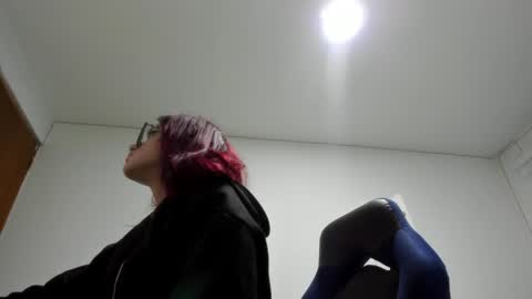 Snapshot of sara_red_x chatting on 03-30-26, 07:31 sara_red_x online show from 03-30-26, 07:31