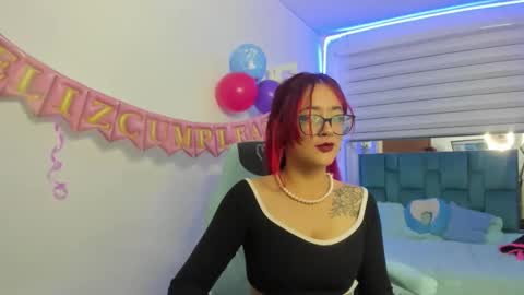 Snapshot of sara_red_x chatting on 04-15-26, 05:25 sara_red_x online show from 04-15-26, 05:25