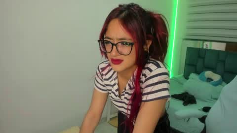 Snapshot of sara_red_x chatting on 05-06-26, 03:24 sara_red_x online show from 05-06-26, 03:24