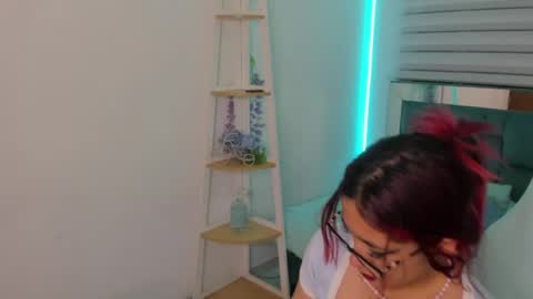 Snapshot of sara_red_x chatting on 05-27-26, 03:14 sara_red_x online show from 05-27-26, 03:14