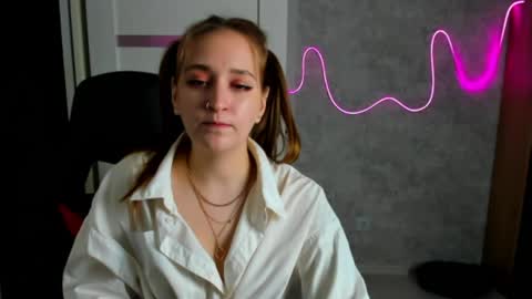 Sara online show from 05-21-26, 01:40