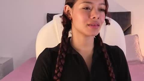 sara  online show from 09-24-25, 01:47