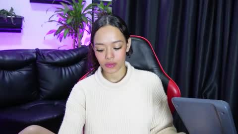 sara  online show from 12-04-25, 02:26