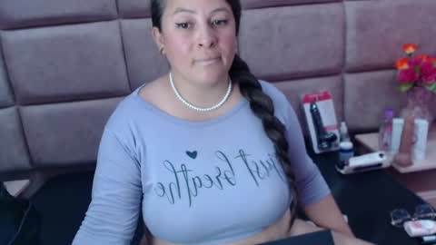 sara_thonson_ online show from 02-09-25, 06:01