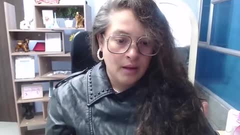 sara_thonson_ online show from 02-19-25, 02:55