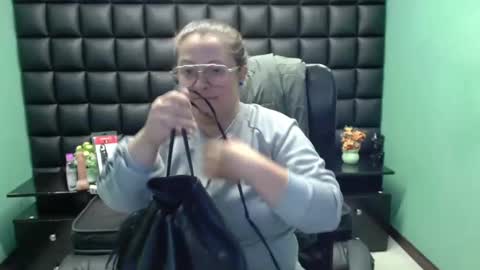 sara_thonson_ online show from 02-21-25, 03:23