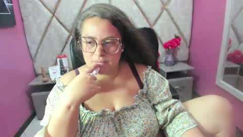 sara_thonson_ online show from 04-11-26, 07:45