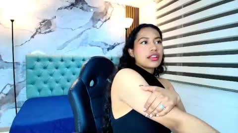 Snapshot of sara_vasquez_ chatting on 07-27-26, 11:28 Sara Vazques online show from 07-27-26, 11:28